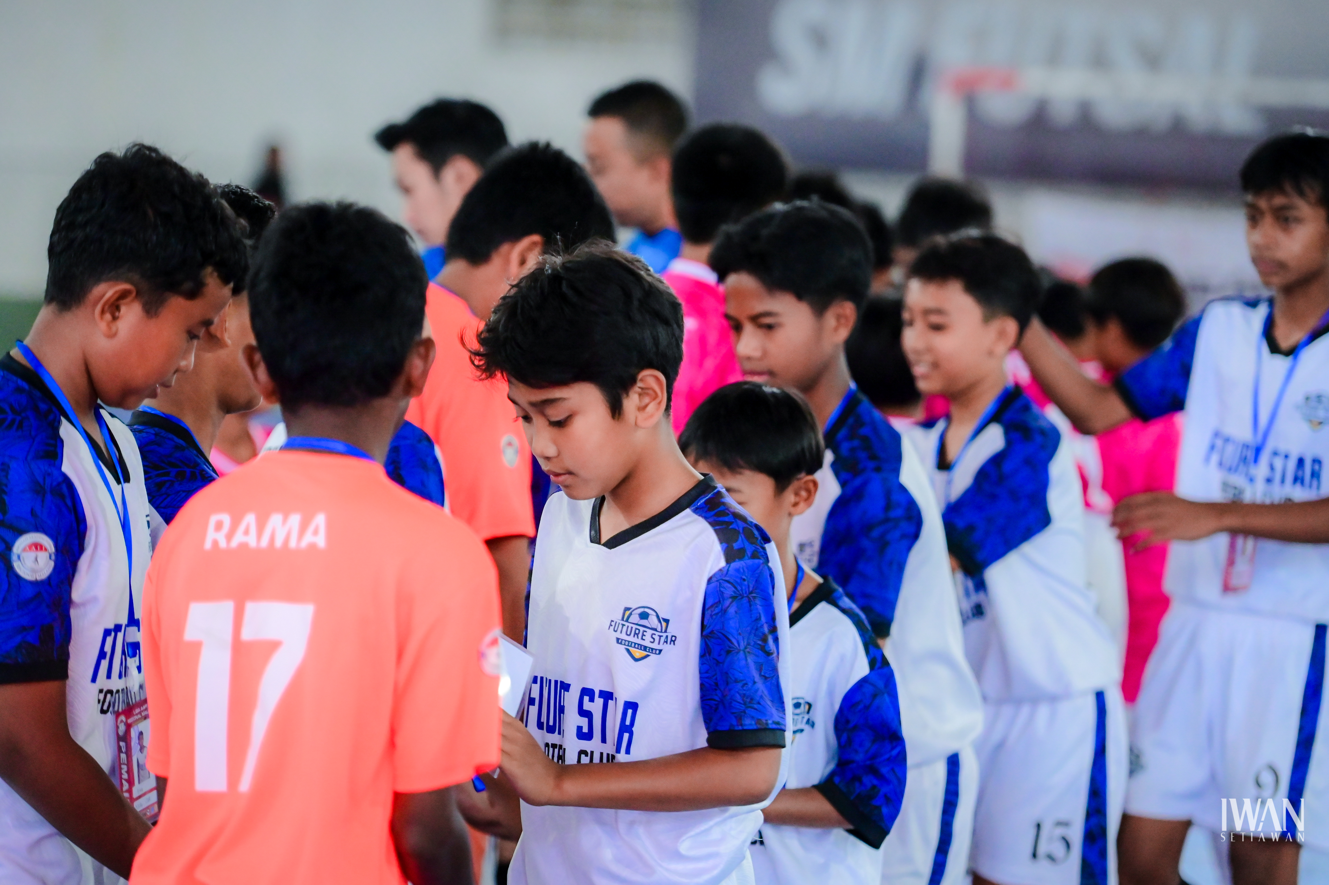 Fasilitas modern Future Star — ruang ganti dan area kebugaran